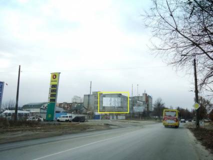 Billboard B in Brovary, 6х3  m. Brovari, perehresta z bul'varom Nezaleznosti ta st. Metalurgiv, za 70m do avtobusnoi zupinki, za 265m do povorotu na st. Simona Petluri Photo 1