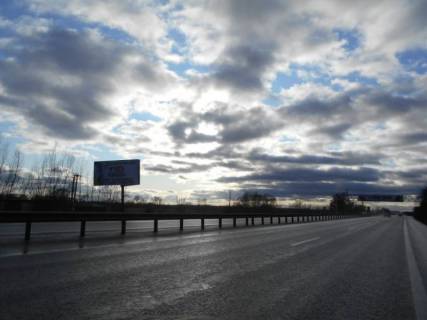 Billboard A in Glevakha, 6х3  smt. Kalinivka, trasa M-05 Kiiv-Odesa, km 30+420 livo, za 20m do AZS AMIK, avtobusna zupinka "st. Zora", cerez 480m pisla z'izdu na st. Zaliznicnu Photo 1