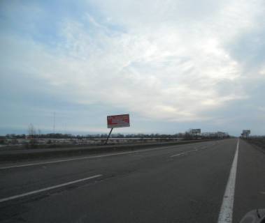 Billboard B in Brovary m. Brovari, trasa M-01, ob'izd m. Brovari, km 22+150 livo, 800 m do peretinu st. Pereaslav'kij Slah- st. Lagunovoi, do restoranu "Petrivs'kij Brovar" Photo 1