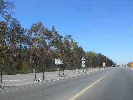 Billboard A in Zalissya, 6х3  s. Zalissa, cernigivs'ka trasa, trasa M-01 "Kiiv-Cernigiv-Novi Arilovici", km 43+130 livo, st. Kiivs'ka, cerez 600m pisla povorotu na zavod "Coca-Cola" ta AZS "OKKO", za 350m do AZS "OKKO" Photo 1