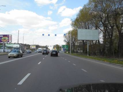 Billboard A in Brovary m. Brovari, st. Kiivs'ka, navproti budinku 265/2, cerez 60m pisla povorotu na st. Vasila Stefanika ta 80m pisla AZS WOG, za 105m do rozvilki z st. Pavla Cubins'kogo ta st. Simona Petluri  Photo 1