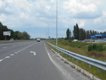 Billboard B in Kalynivka, 6х3  с. Калинівка, траса М-01 "Київ-Чернігів-Нові Яриловичі", км 36+200 ліво, об'їзд м. Бровари, навпроти Транс-Логістик Photo 1