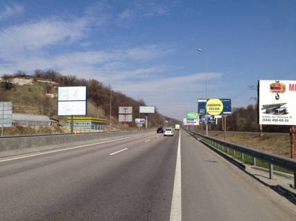 Billboard B in Lisniki (Kiev region) Dniprovs'ke sose, trasa N-01 "Kiiv-Znam'anka", km 20+450 pravo, cerez 100m pisla povorotu na s. Lisniki, verh Photo 1