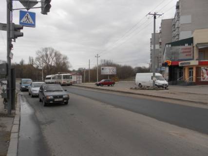 Billboard A in Uman m. Uman', st. Nezaleznosti, 57, bila avtobusnoi zupinki, perehresta z st. Ivana Boguna  Photo 1
