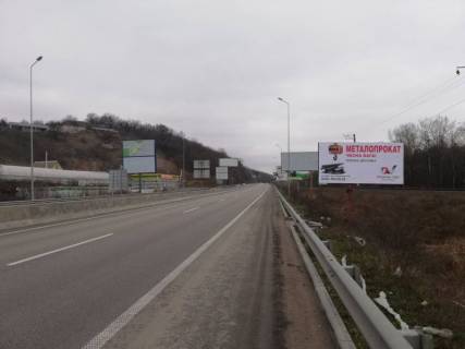 Billboard A in Lisniki (Kiev region) Dniprovs'ke sose, trasa N-01 "Kiiv-Znam'anka", km 20+500 livo, cerez 50m pisla povorotu na s. Lisniki, restoran "Duhm'ana pic" Photo 1