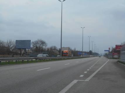 Billboard B in With. Mila, 6х3  s. Mila, trasa M-06 "Kiiv-Cop" (Zitomir), km 25+780 pravo, bila avtobusnoi zupinki, cerez 400m pisla magazinu "Fora", za 150m do povorotu na Dmitrivku Photo 1