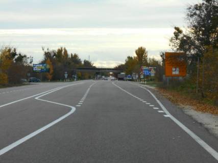 Billboard B in Obukhiv, 6х3  m. Obuhiv, st. Zovtneva, trasa N-01 "Kiiv-Znam'anka", rozv'azka na m. Kagarlik Photo 1