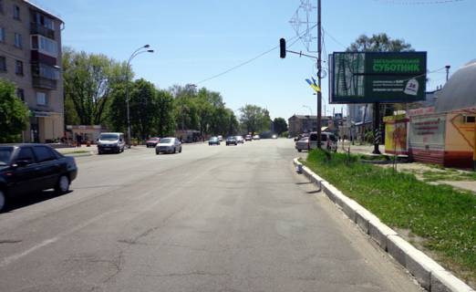 Billboard A in Brovary, 3х6  Brovari st.Kiivs'ka,161(A) na Kiiv (ne standart:vidimoe pole 3.20h6.30 ) Photo 1